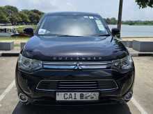 Mitsubishi Outlander PHEV 2014 SUV