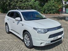 Mitsubishi Outlander Phev G Navi 2015 SUV