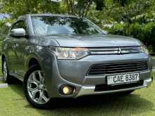 Mitsubishi Outlander PHEV 2015 SUV