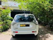 https://riyasewana.com/uploads/mitsubishi-outlander-phev-917241022033.jpg
