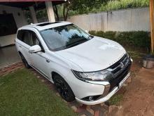 Mitsubishi Outlander PHEV 2015 SUV