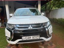Mitsubishi Outlander PHEV 2015 SUV