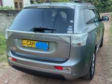 Mitsubishi Outlander PHEV 2013 SUV