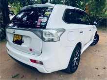 https://riyasewana.com/uploads/mitsubishi-outlander-phv-1415274522722.jpg