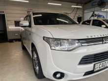 Mitsubishi Outlander PHEV 2013 SUV