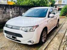 Mitsubishi Outlander Plug In 2013 SUV