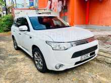 https://riyasewana.com/uploads/mitsubishi-outlander-plugin-2013-1812004312963.jpg