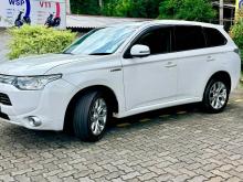 Mitsubishi Outlander Plugin Hybrid 2014 SUV