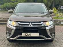 Mitsubishi Outlander Premium PHEV 2015 SUV