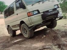 Mitsubishi PO25 1991 Van