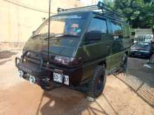 Mitsubishi P25 1991 Van