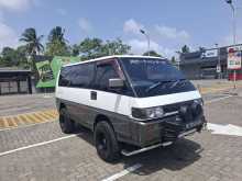 Mitsubishi PO25 1991 Van