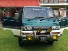 Mitsubishi P25 4WD 2001 Van