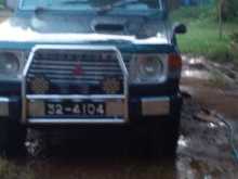 Mitsubishi Pajero 1987 SUV