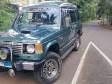 Mitsubishi PAJERO 1990 SUV