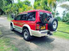 https://riyasewana.com/uploads/mitsubishi-pajero-151001504853.jpg