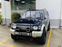 https://riyasewana.com/uploads/mitsubishi-pajero-1612343622841.jpg