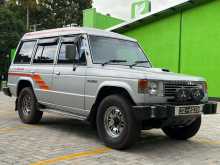 Mitsubishi Pajero 1988 SUV