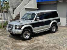 https://riyasewana.com/uploads/mitsubishi-pajero-1911103124591.jpg
