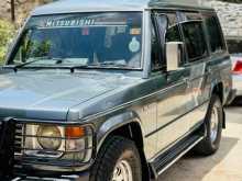 Mitsubishi Pajero 1990 SUV