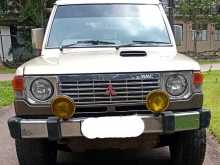 https://riyasewana.com/uploads/mitsubishi-pajero-19172823572.jpg