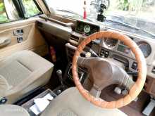 https://riyasewana.com/uploads/mitsubishi-pajero-1985-2218181612153.jpg