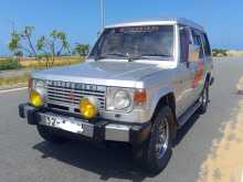 Mitsubishi Pajero 1988 SUV