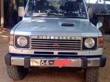 Mitsubishi Pajero 1988 SUV