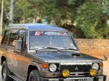 Mitsubishi Pajero 1988 SUV