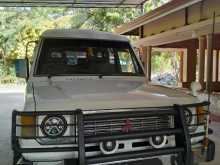 Mitsubishi Pajero 1988 SUV