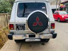 https://riyasewana.com/uploads/mitsubishi-pajero-1989-2311475212602.jpg