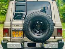 https://riyasewana.com/uploads/mitsubishi-pajero-1989-920194012894.jpg