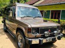 Mitsubishi Pajero 1990 SUV