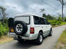 https://riyasewana.com/uploads/mitsubishi-pajero-1992-1119160812243.jpg