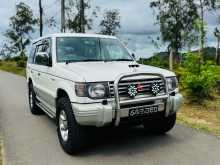 Mitsubishi Pajero 1992 SUV