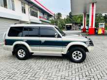 https://riyasewana.com/uploads/mitsubishi-pajero-1992-1612560712562.jpg