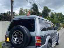https://riyasewana.com/uploads/mitsubishi-pajero-1993-1322574912442.jpg