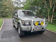 https://riyasewana.com/uploads/mitsubishi-pajero-1996-1018343312192.jpg