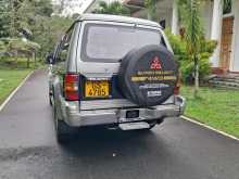 https://riyasewana.com/uploads/mitsubishi-pajero-1996-1018343312373.jpg