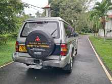 https://riyasewana.com/uploads/mitsubishi-pajero-1996-611481012472.jpg