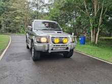 https://riyasewana.com/uploads/mitsubishi-pajero-1996-611481012673.jpg