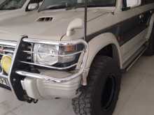 https://riyasewana.com/uploads/mitsubishi-pajero-2-8l-1994-1819420312792.jpg