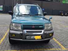 Mitsubishi Pajero Io 2000 SUV