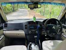 https://riyasewana.com/uploads/mitsubishi-pajero-2012-717510112613.jpg