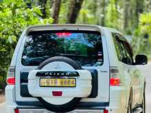 https://riyasewana.com/uploads/mitsubishi-pajero-2012-717510112852.jpg