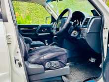https://riyasewana.com/uploads/mitsubishi-pajero-2015-3117273912773.jpg