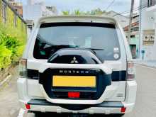 https://riyasewana.com/uploads/mitsubishi-pajero-2015-314182512713.jpg