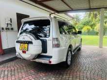 https://riyasewana.com/uploads/mitsubishi-pajero-2317571222932.jpg