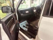 https://riyasewana.com/uploads/mitsubishi-pajero-2317575324712.jpg