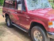 Mitsubishi Pajero 1990 SUV